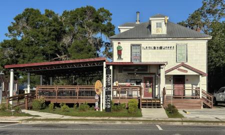 The exterior of Main St. Pizza in downtown Hastings